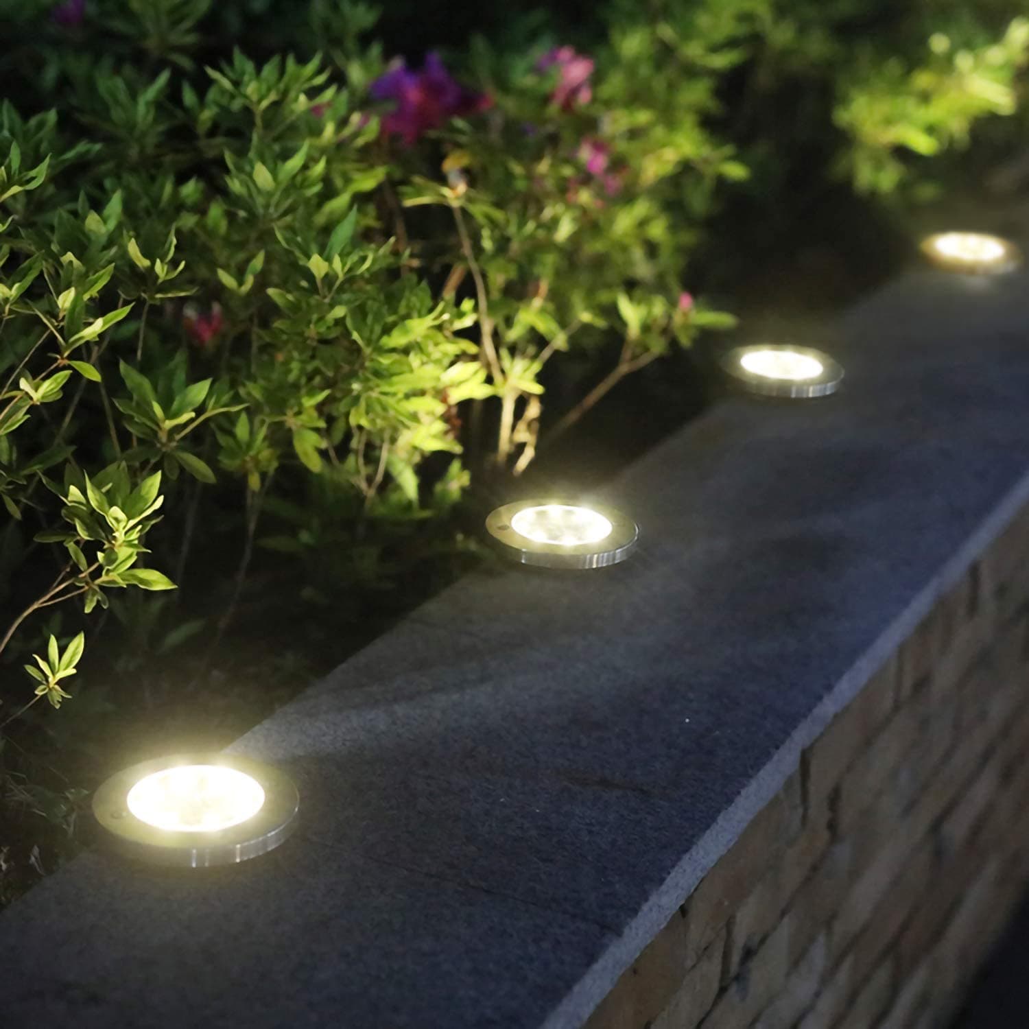 Lampes solaires jardin 2026 : 12 modèles testés et classés